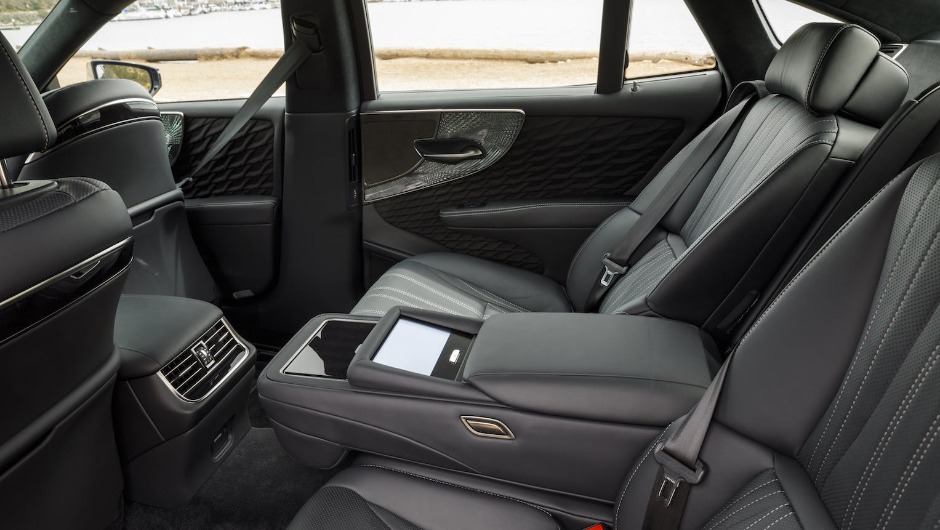 Leksius Lexus LS 500h AWD